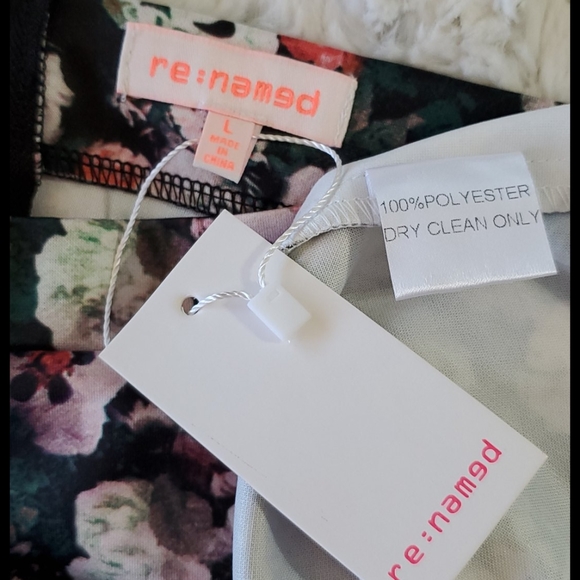 RENAMED Floral rose  graphic print skirt Lg. ruffle bottom layer swingy - Picture 5 of 8